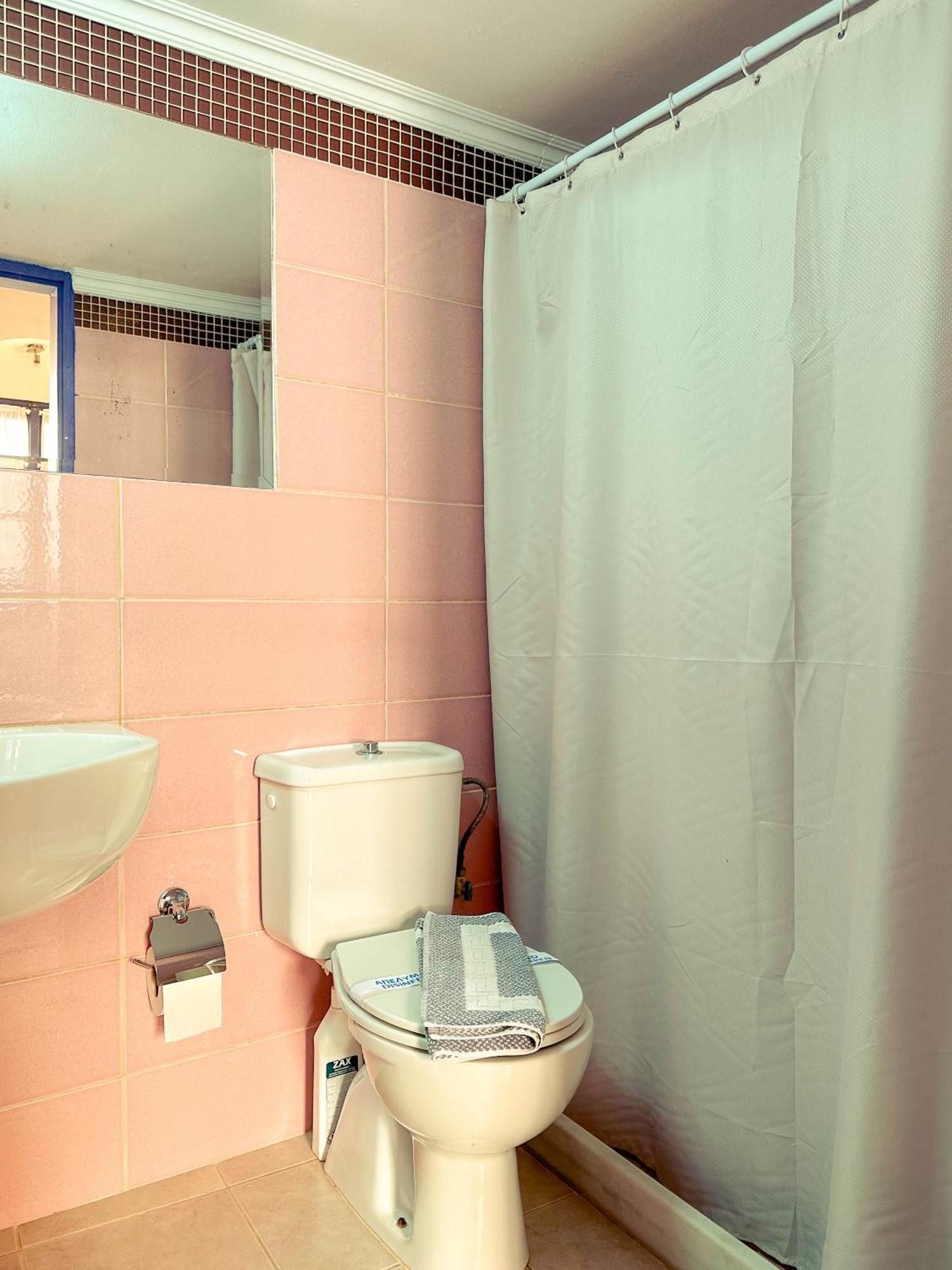 Kali Strata 2 - Downtown Apartment Sými Luaran gambar