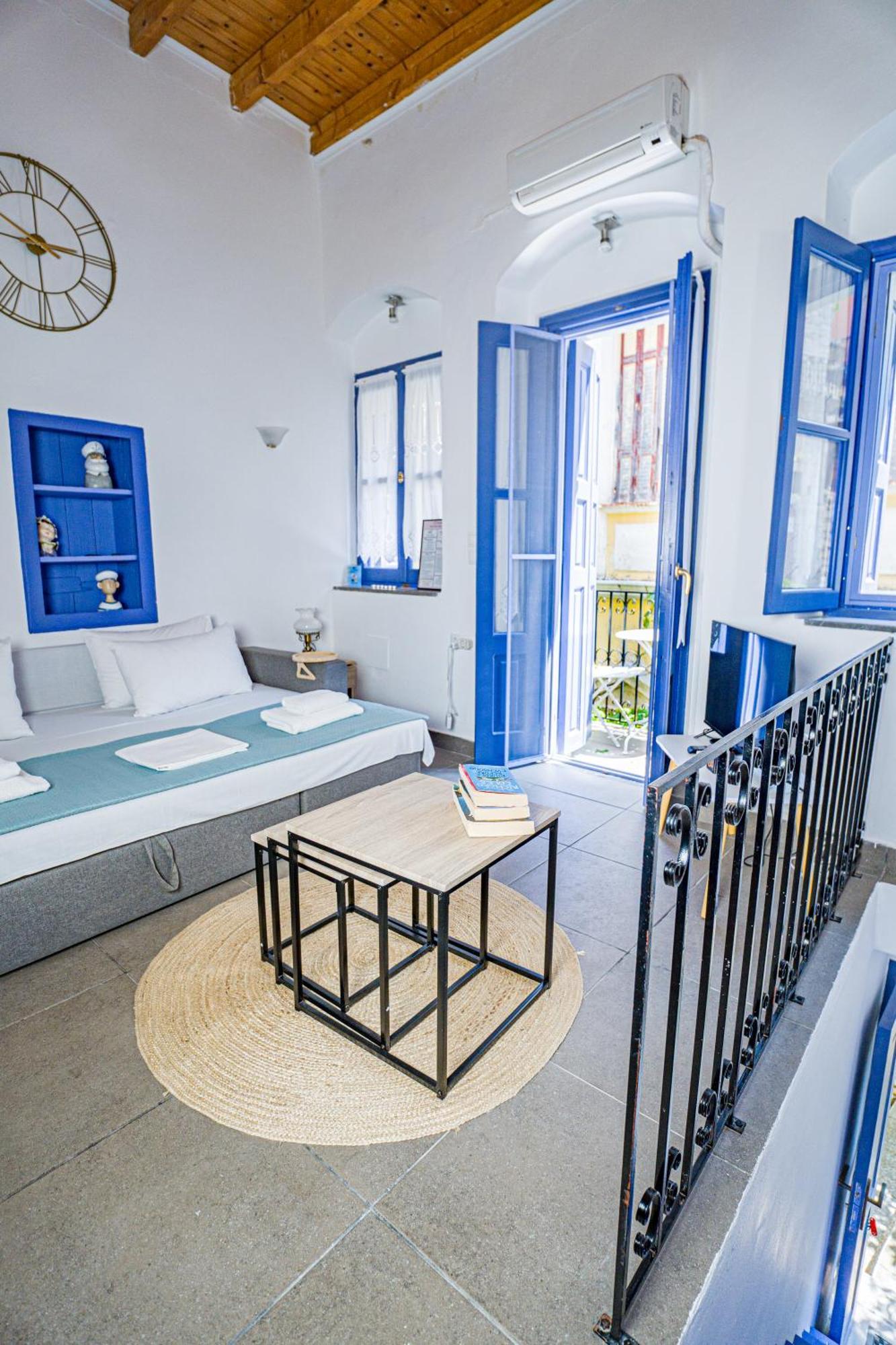 Kali Strata 2 - Downtown Apartment Sými Luaran gambar