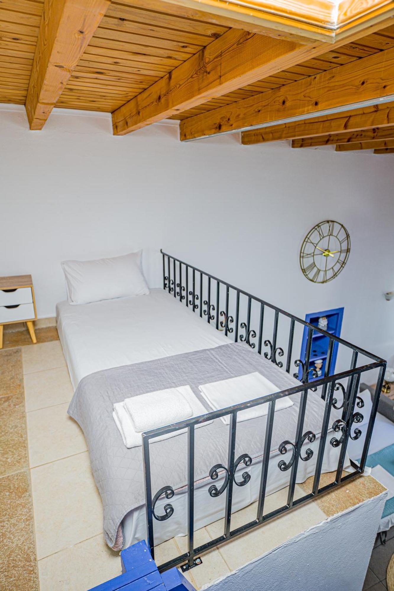 Kali Strata 2 - Downtown Apartment Sými Luaran gambar