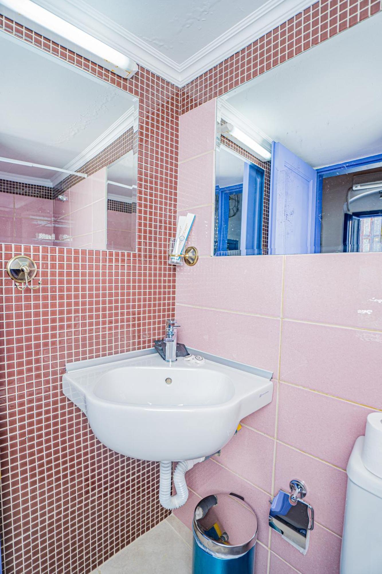 Kali Strata 2 - Downtown Apartment Sými Luaran gambar